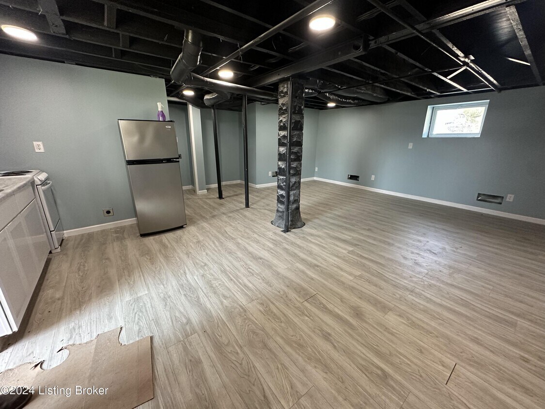 Foto principal - 112 E Woodlawn Ave