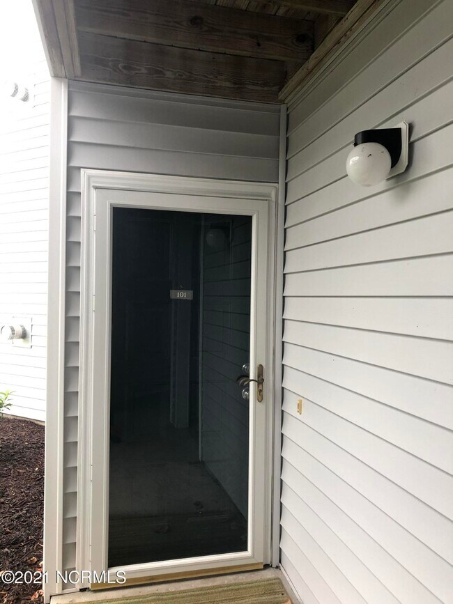 Foto del edificio - 4136 Breezewood Dr