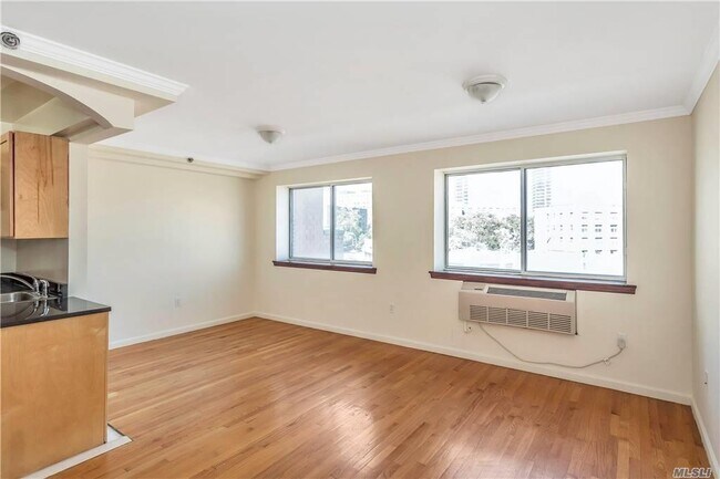 Building Photo - 102-10 Queens Blvd