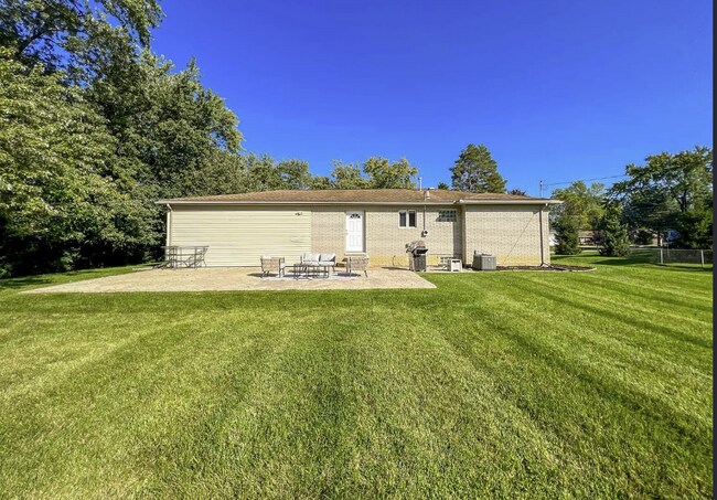 Foto del edificio - 23959 Springbrook Dr