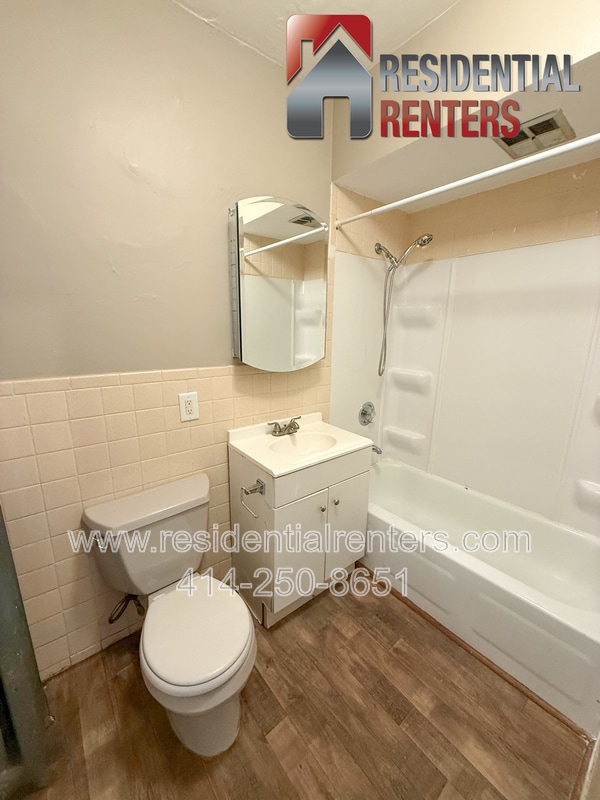 Building Photo - 1637 S 68th St