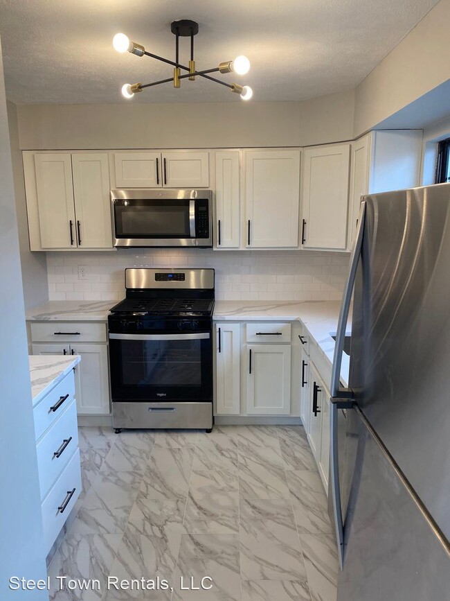 Building Photo - 2 br, 1.5 bath House - 115 Longfellow Court