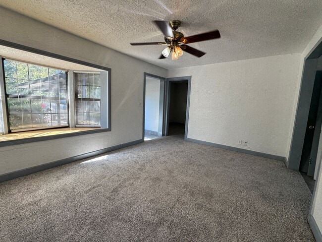 Foto del edificio - 839 NW 17th St