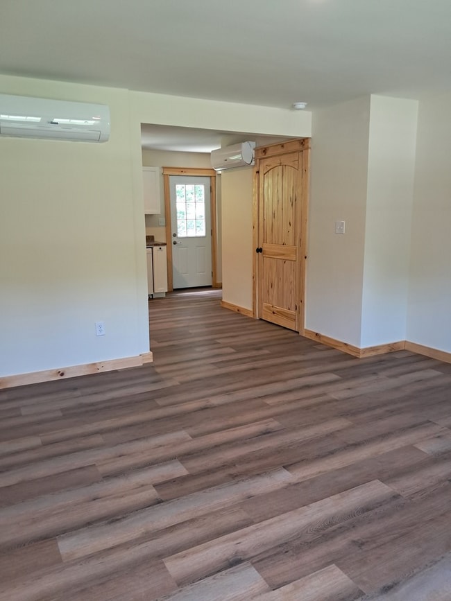 Building Photo - 315 #5 Sulphur Springs Rd