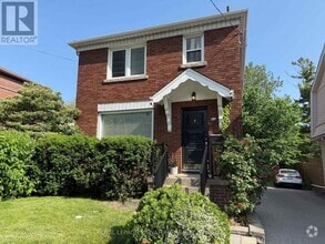 Building Photo - 150 Davisville Ave