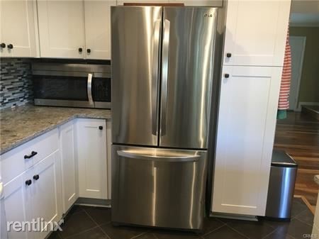 Primary Photo - 3 br, 2 bath House - 30 Hollowglen # 21