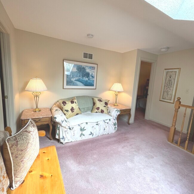 697 South End Rd Unit 21, Southington, CT 06479 Condo for Rent in