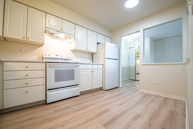Foto del edificio - 2214 S Goebbert Rd