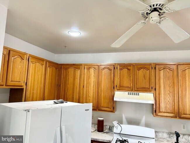 Building Photo - 7930 Beach Plum Ln