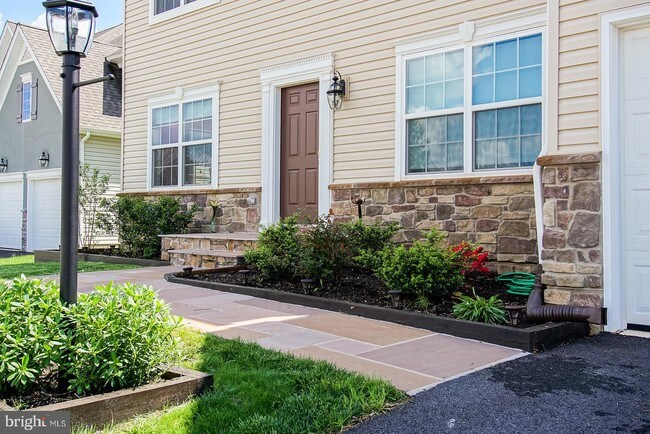 Building Photo - 2104 Cohasset Court
