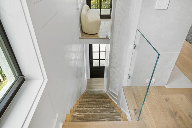 Foto del edificio - 226 Oleander Ave