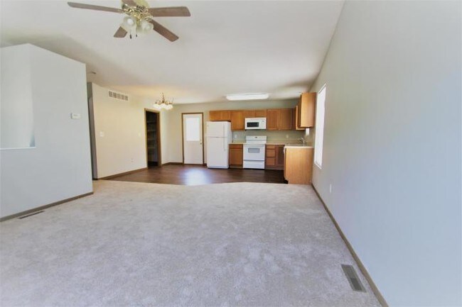 Foto del edificio - 2075 Old Plank Village Dr