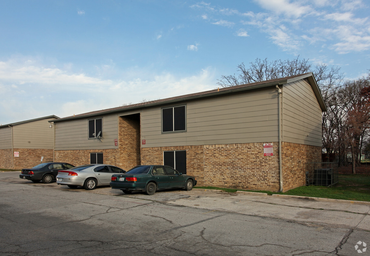 Building Photo - Autumn Run Apartments