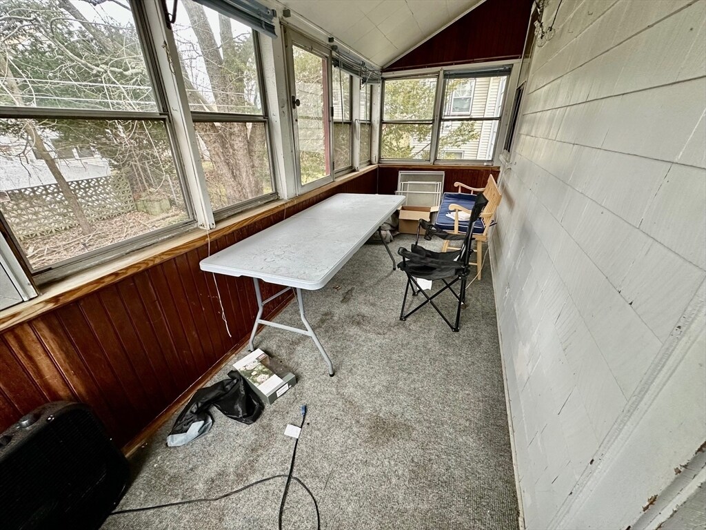 Primary Photo - 102 Bennett St
