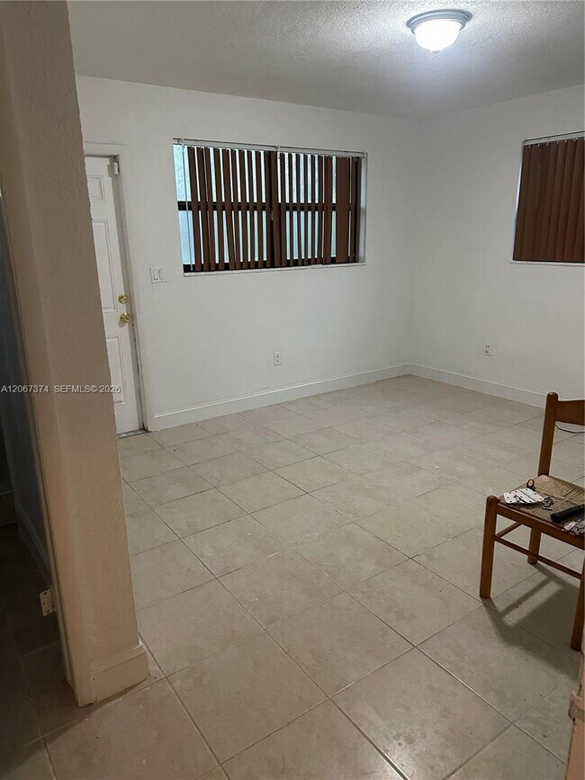 Foto del edificio - 55 NW 169th St