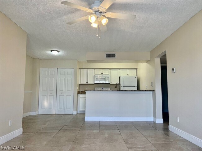 Foto del edificio - 5321 Summerlin Rd