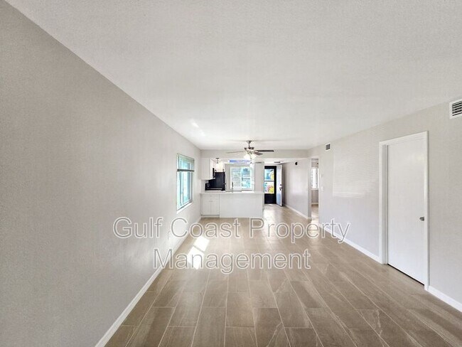 Building Photo - 7818 Eagle Creek Dr