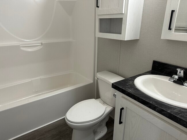 Building Photo - 357 English Oak Ln