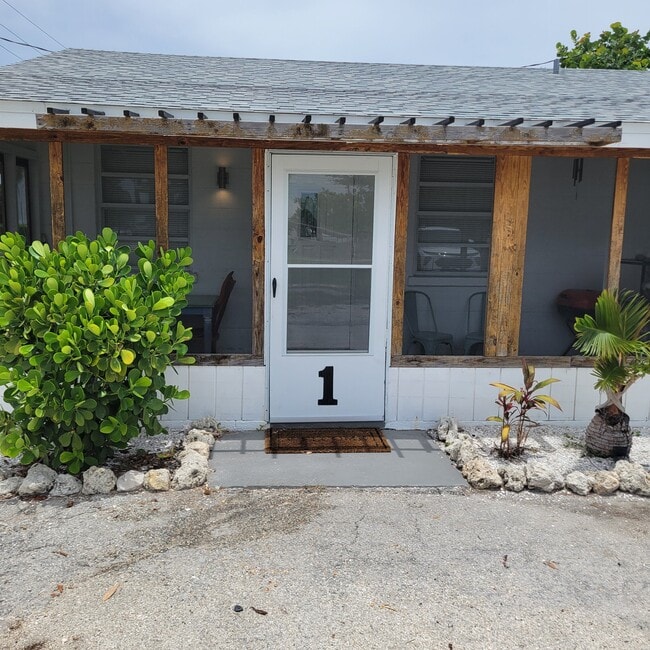 Building Photo - 10117 Cortez Rd W