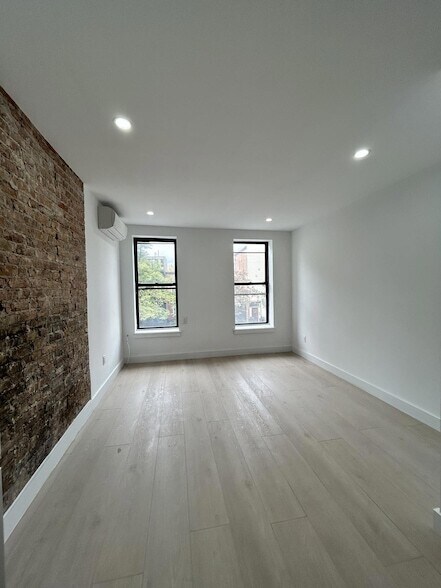 Building Photo - 1671 8th Ave