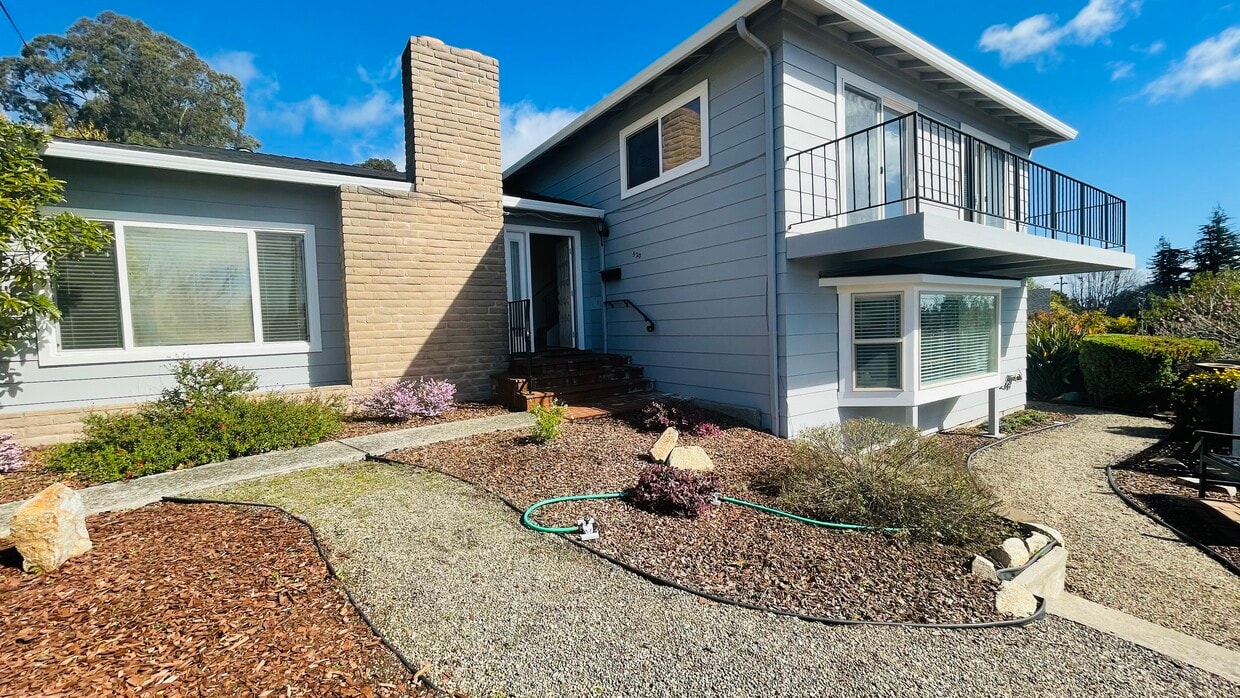 Primary Photo - 520 Escalona Dr
