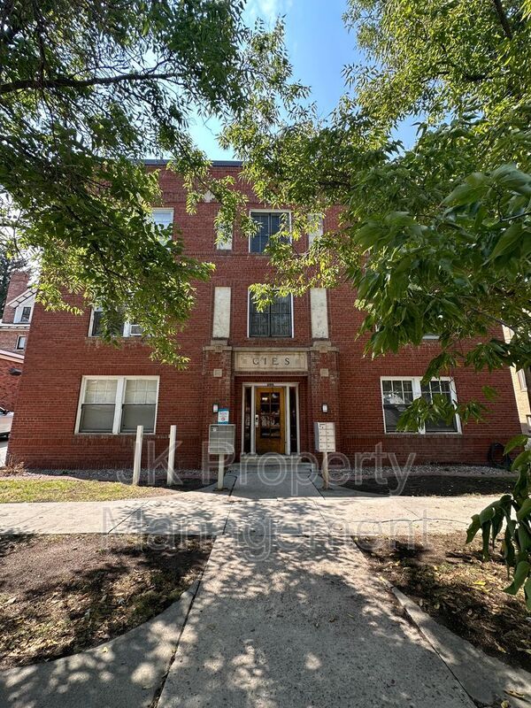 Building Photo - 310 5th St N