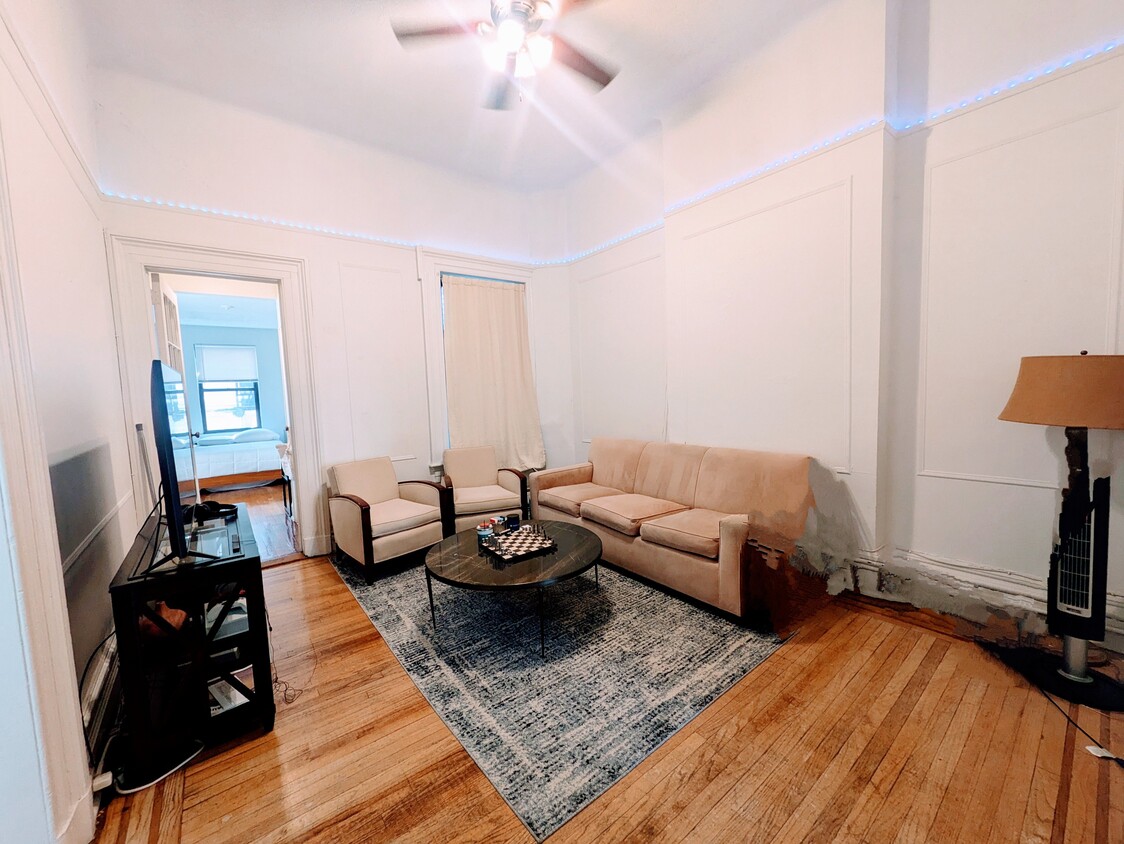 Primary Photo - 403 Washington St