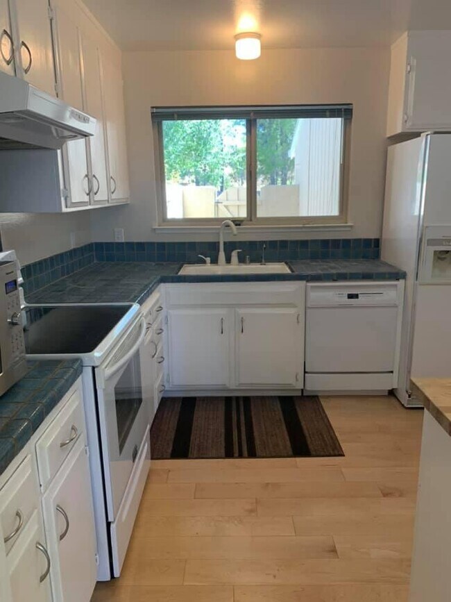 Foto del edificio - 3 bedroom in Los Gatos CA 95032