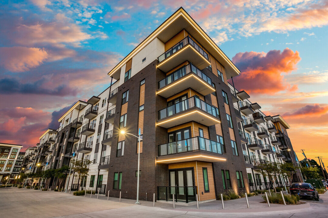 Jefferson Innova Apartments in Dallas, TX Apartments