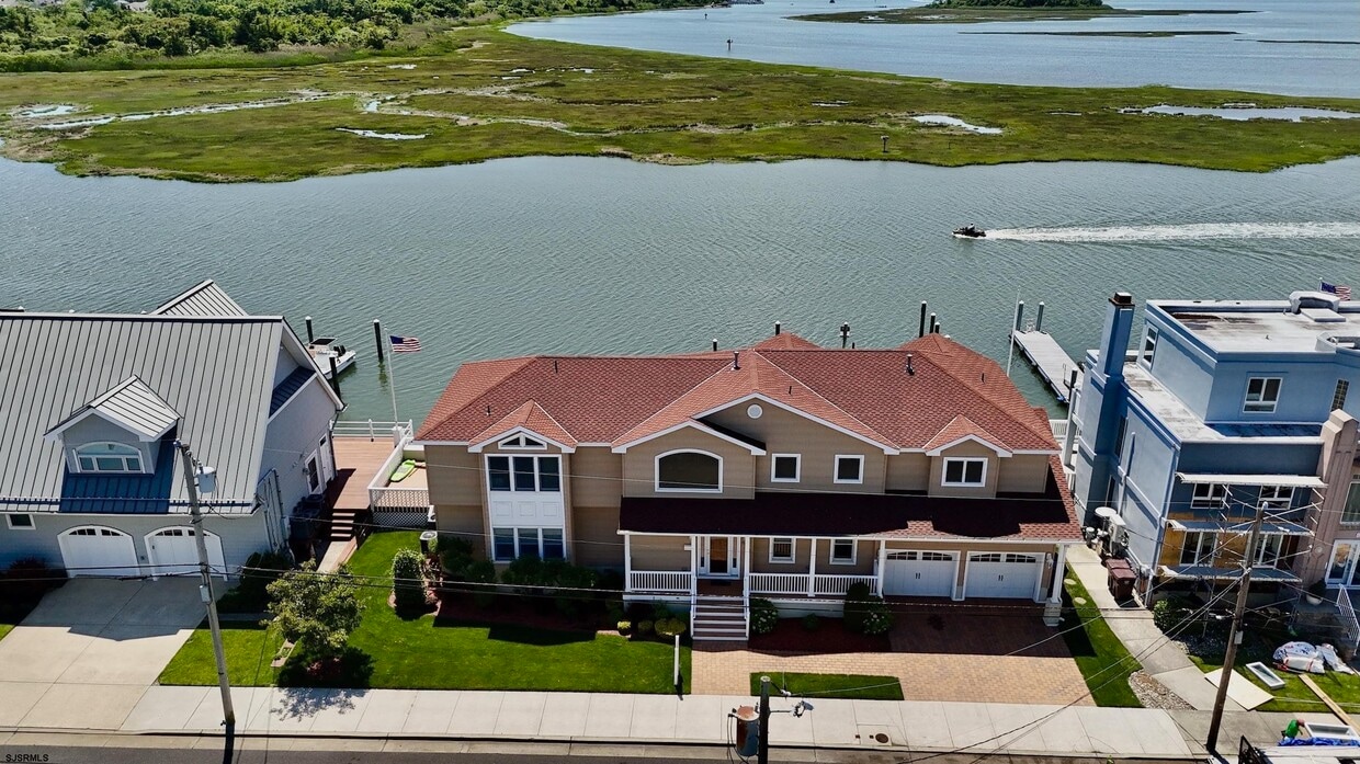 Primary Photo - 802 N Harvard Ave