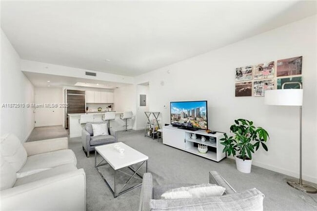 Building Photo - 1100 S Miami Ave