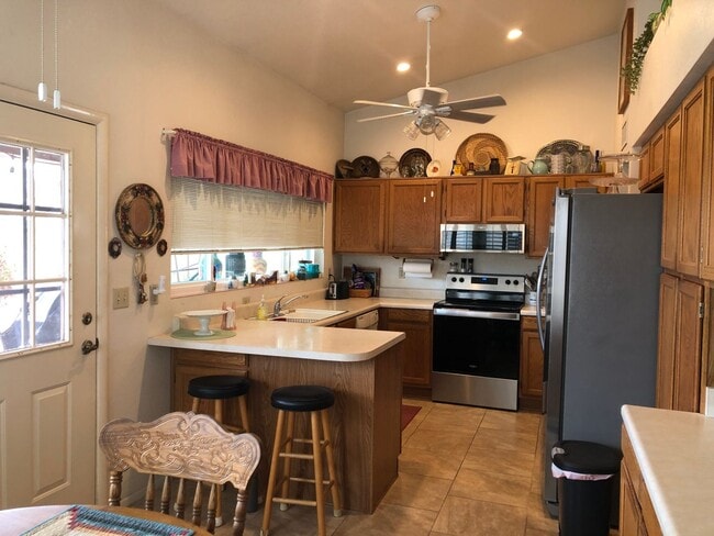 Building Photo - Welcome to this charming 2-bedroom, 2-bathroom home located in the desirable Leisure World a 45+ ...