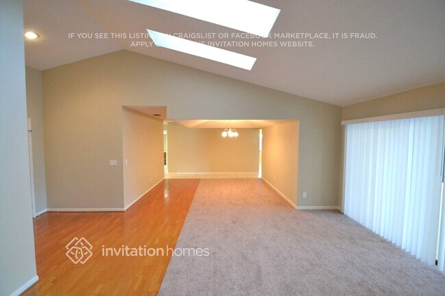 Building Photo - 3214 N Thackery Wy