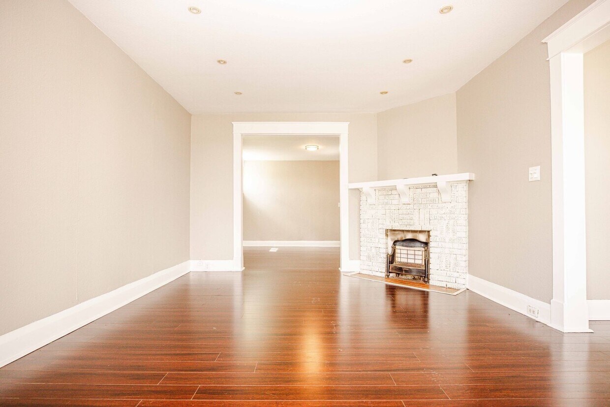 Foto principal - 2594 Broadway St