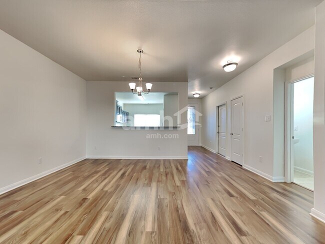 Building Photo - 4905 Beaver Creek Avenue