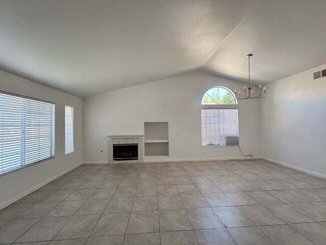 Foto del edificio - Renovated Spacious East Lancaster Single Story Home