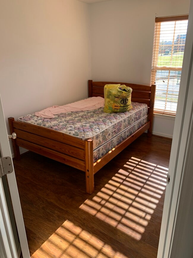 Building Photo - 1518 montessori terrace