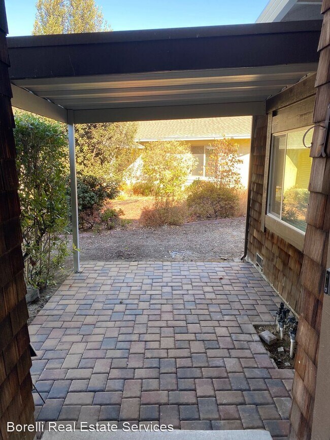 Building Photo - 4 br, 2.5 bath House - 2325 Arabian Ct.