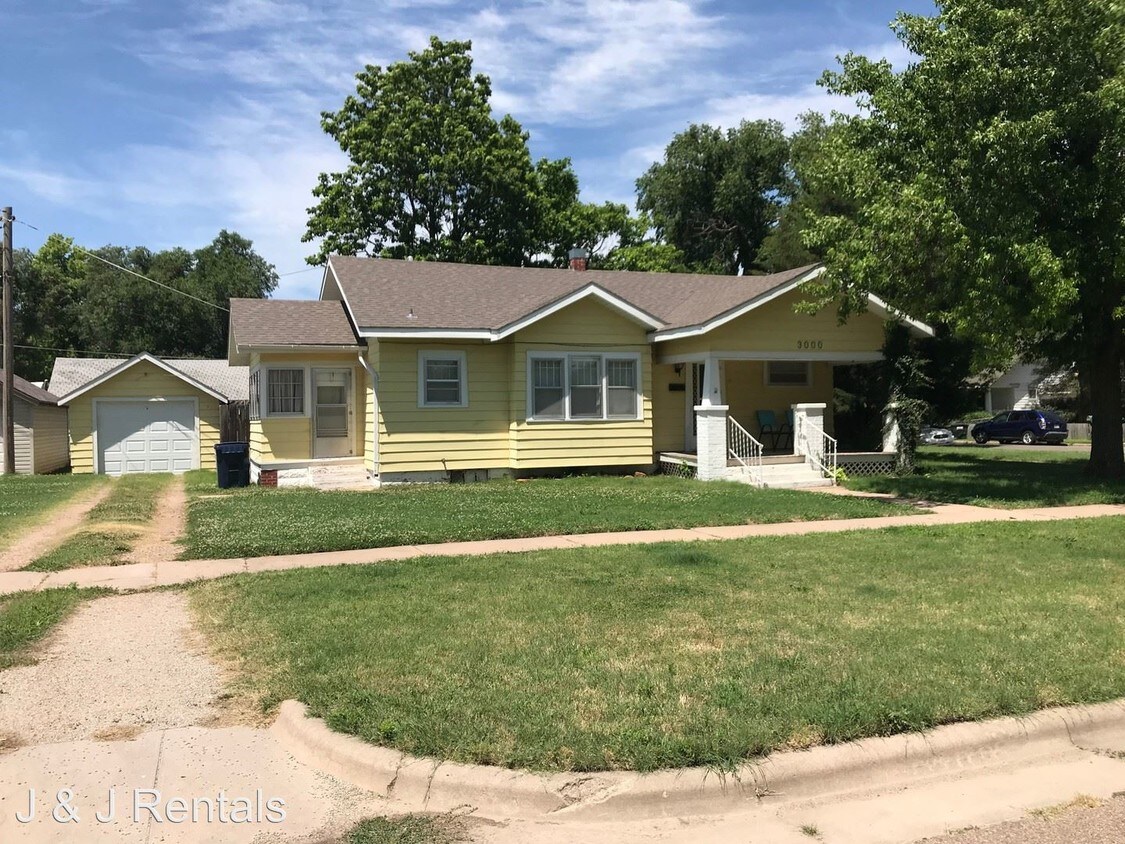 2 br, 1 bath House 3000 18th House for Rent in Great Bend, KS