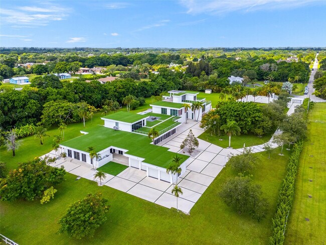 Foto del edificio - 17250 SW 52nd Ct