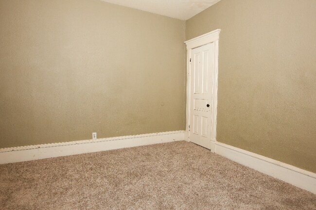 Foto del edificio - 644 Van Buren St NE