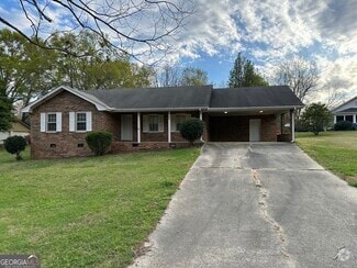 Building Photo - 215 Fayetteville Rd