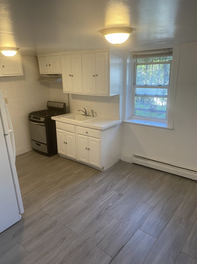 Kitchen/Dining Room - Image 2 - 5602 Snyder Ave
