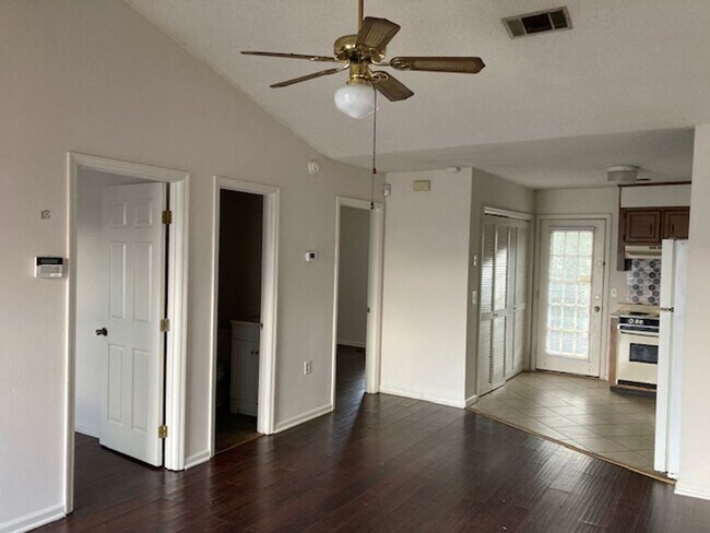 Building Photo - 140 Lanier Dr