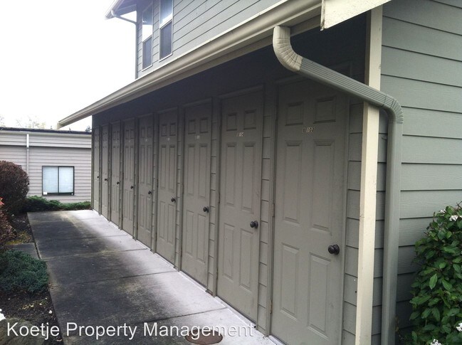 Building Photo - 480 S Oak Harbor St