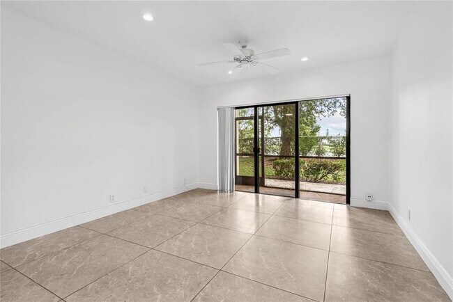 Foto del edificio - 9150 NW 38th Dr