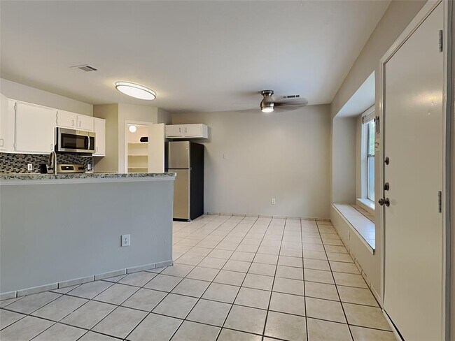 Foto del edificio - 15810 Murrelet Ct