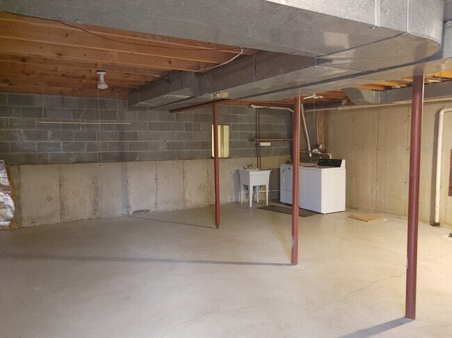 Foto del edificio - 523 Clubhouse Rd