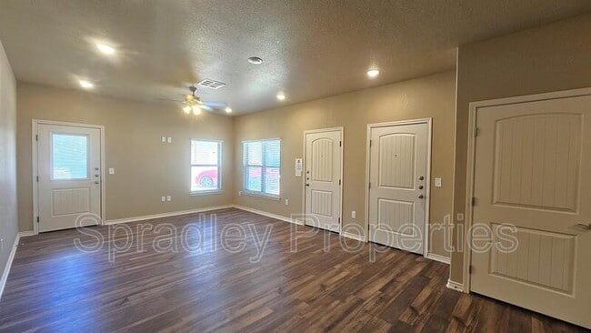 Building Photo - 1241 Jasmine Dr