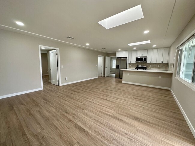 Building Photo - Newly Renovated 2023!! Super close to camp...